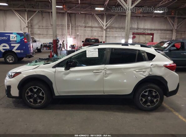JF2GTABC8JH246348 2018 SUBARU CROSSTREK Белый Панорамный вид салона 360°