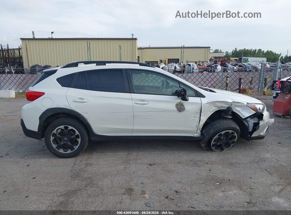 JF2GTAPC7M8374836 2021 SUBARU CROSSTREK White უკანა სალონის ხედი