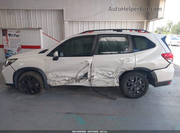 JF2SKAPCXKH403501 2019 SUBARU FORESTER White 360 interior view