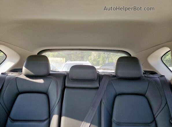 JM3KFADM7M0305258 2021 MAZDA CX-5 White Widok tylnych siedzeń