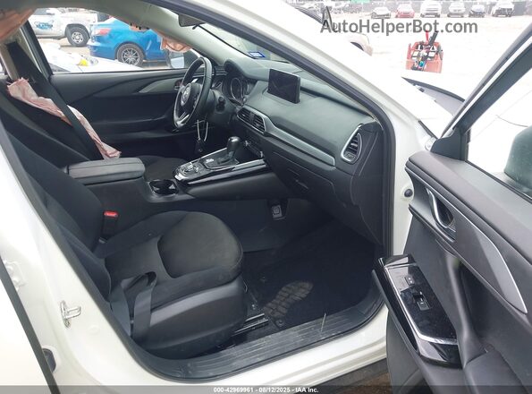 JM3TCBBY6N0603682 2022 MAZDA CX-9 Белый Вид салона спереди