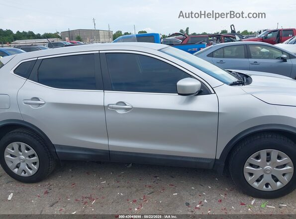 JN1BJ1CV9LW263465 2020 NISSAN ROGUE Серебряный Вид задней части салона