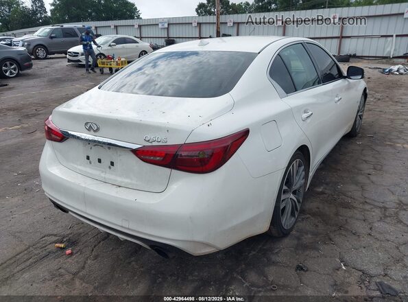 JN1EV7AP9JM358240 2018 INFINITI Q50 White 