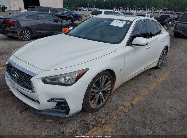 JN1EV7AP9JM358240 2018 INFINITI Q50 White 