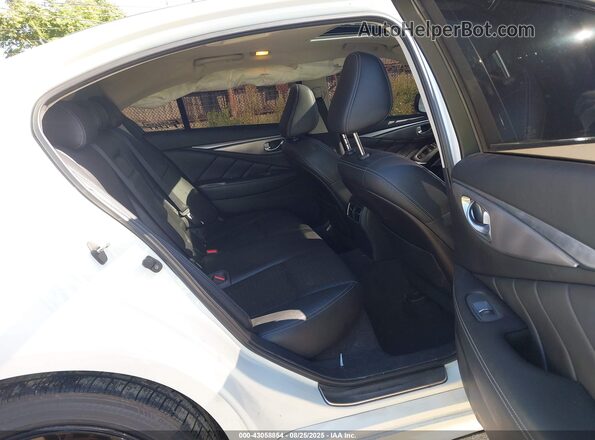 JN1EV7AR2LM253432 2020 INFINITI Q50 White VIN կոդի պիտակի տեսք