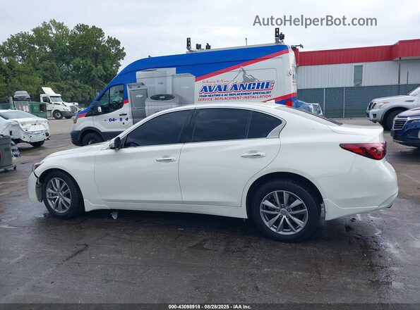 JN1EV7AR3MM750751 2021 INFINITI Q50 White Widok wnętrza z tyłu