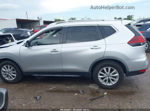 JN8AT2MT0JW454585 2018 NISSAN ROGUE Silver 