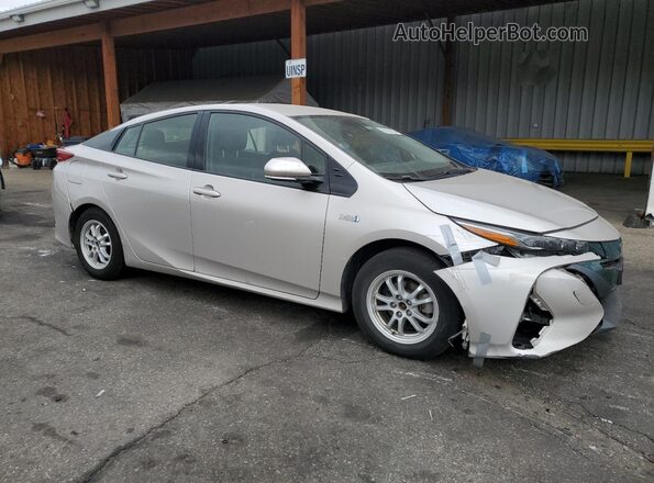 JTDKARFP0J3091978 2018 TOYOTA PRIUS Серебряный 