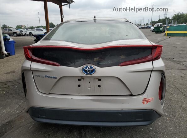 JTDKARFP0J3091978 2018 TOYOTA PRIUS Серебряный 