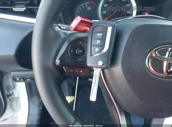 JTDS4MCE7NJ083830 2022 TOYOTA LL Белый Вид панели приборов