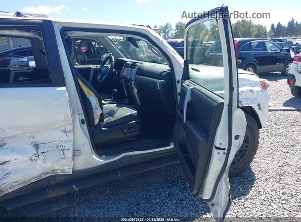 JTENU5JR1M5896821 2021 TOYOTA 4RUNNER White Вид салону спереду