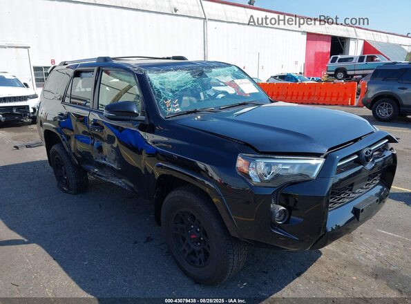 JTENU5JR2R6238426 2024 TOYOTA 4RUNNER Black Front view