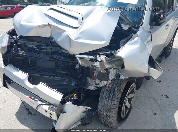 JTERU5JR4M5940263 2021 TOYOTA 4RUNNER Silver Widok z przodu
