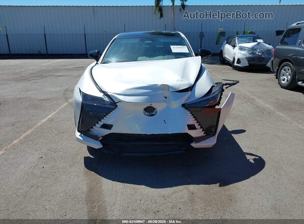 JTJABABB4RA004155 2024 LEXUS RZ White Widok wnętrza z tyłu