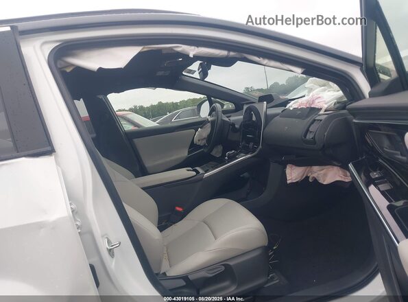 JTMABACA2PA032543 2023 TOYOTA LIMITED White Вид салону спереду