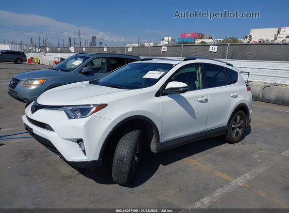 JTMWFREV0JJ165494 2018 TOYOTA LE White 