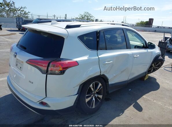 JTMWFREV0JJ165494 2018 TOYOTA LE White 