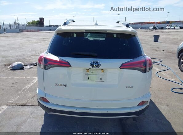 JTMWFREV0JJ165494 2018 TOYOTA LE White 
