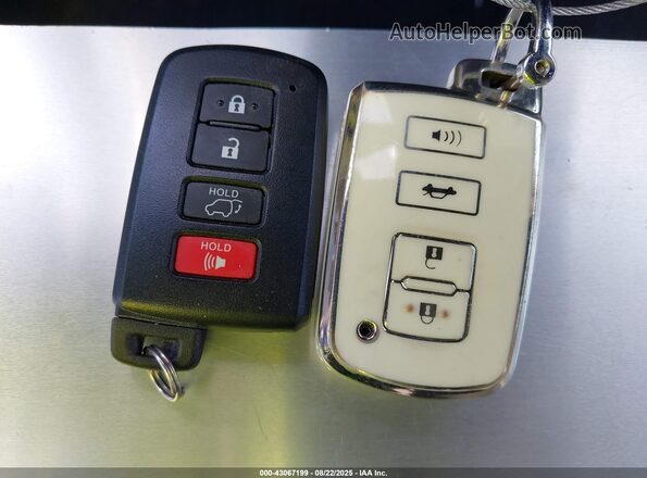 JTMWFREV0JJ165494 2018 TOYOTA LE White 