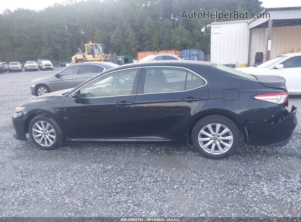 JTNB11HK7J3067983 2018 TOYOTA LE Black 