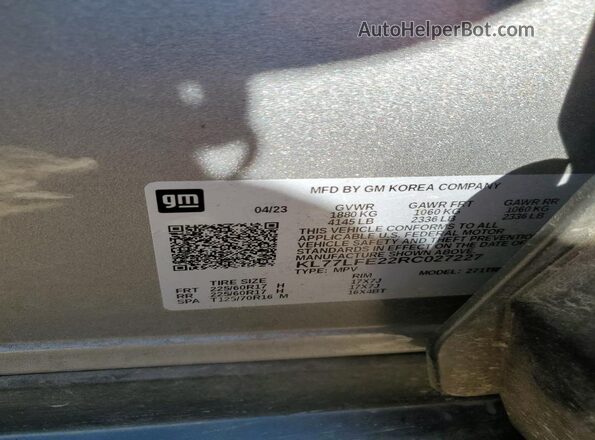 KL77LFE22RC027227 2024 CHEVROLET TRAX Серый Вид наклейки с VIN-кодом