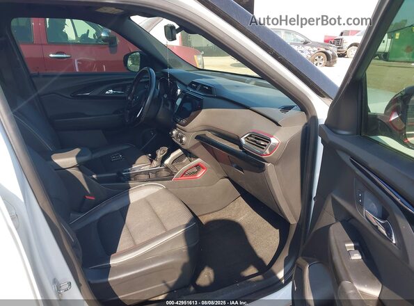 KL79MTSL5MB018022 2021 CHEVROLET TRAILBLAZER White Vista interior delantera