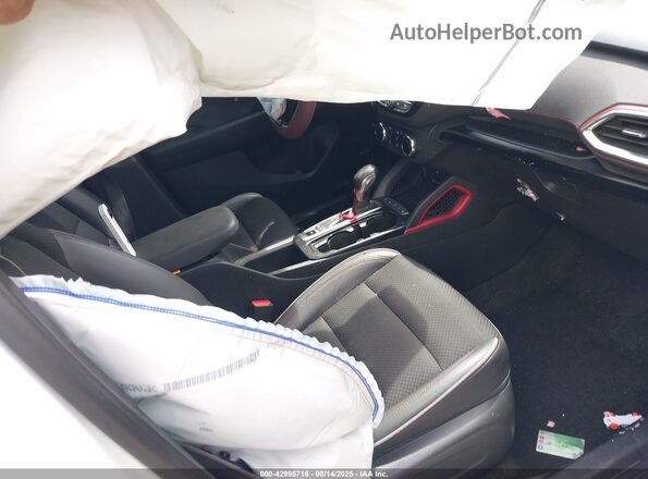 KL79MTSL6MB039803 2021 CHEVROLET TRAILBLAZER White წინა სალონის ხედი