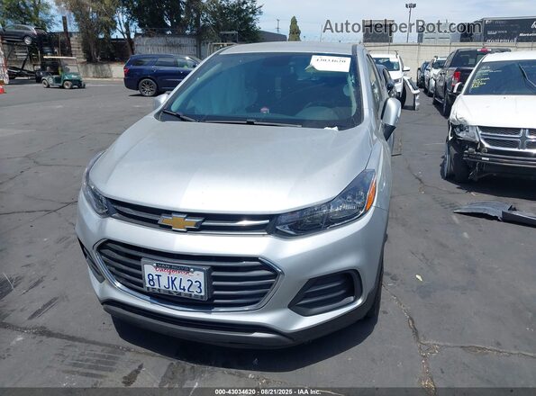 KL7CJKSB0MB319698 2021 CHEVROLET TRAX Silver Вид задньої частини салону