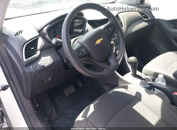 KL7CJKSB0MB319698 2021 CHEVROLET TRAX Silver 