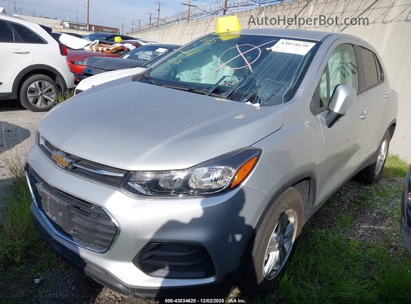 KL7CJKSB0MB319698 2021 CHEVROLET TRAX Silver Передня ліва чверть