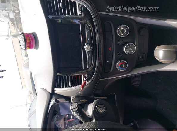 KL7CJKSB0MB319698 2021 CHEVROLET TRAX Silver Вид панелі приладів