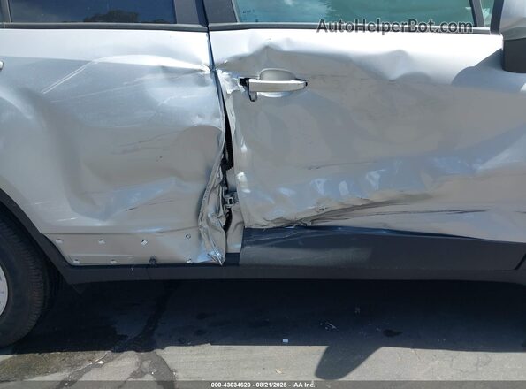 KL7CJKSB0MB319698 2021 CHEVROLET TRAX Silver Вид спереду