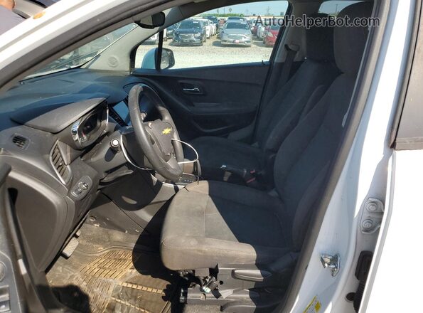 KL7CJKSB2LB024133 2020 CHEVROLET TRAX White Widok wnętrza z przodu