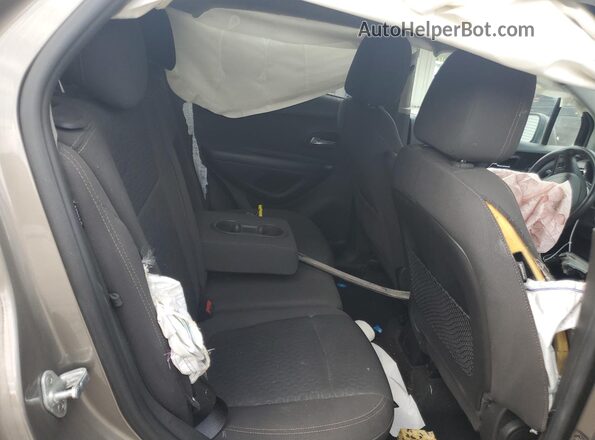 KL7CJKSB6LB336813 2020 CHEVROLET TRAX Tan Vista interior trasera