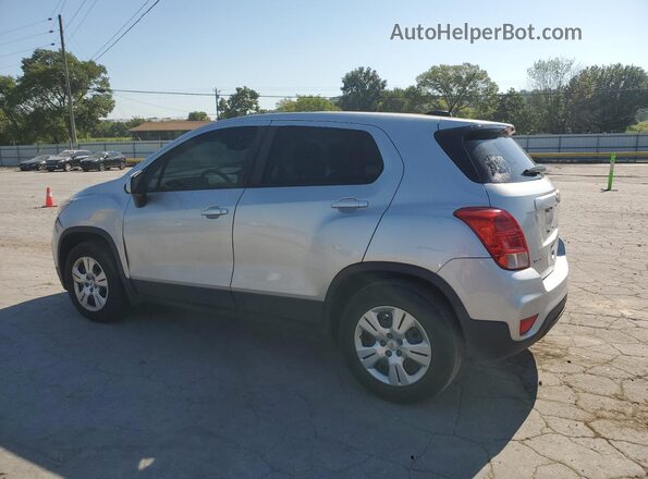 KL7CJKSB7JB599972 2018 CHEVROLET TRAX Silver 