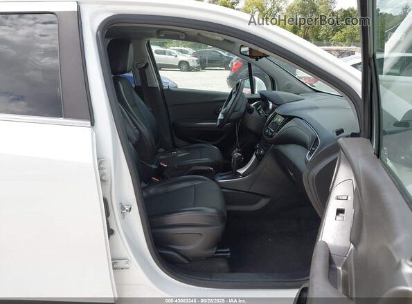 KL7CJLSB5JB689532 2018 CHEVROLET TRAX White 