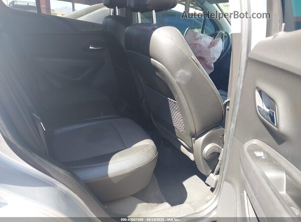 KL7CJLSB7LB012100 2020 CHEVROLET TRAX Silver Вид наклейки з VIN-кодом