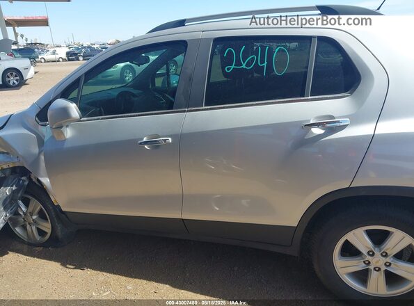 KL7CJLSB7LB012100 2020 CHEVROLET TRAX Silver Вид задньої частини салону