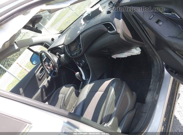 KL7CJPSB0JB707815 2018 CHEVROLET TRAX Silver 