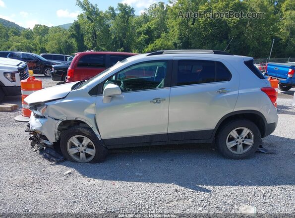 KL7CJPSB0JB707815 2018 CHEVROLET TRAX Silver 