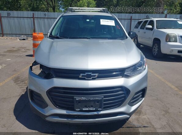 KL7CJPSB2MB357527 2021 CHEVROLET TRAX Silver Вид задньої частини салону