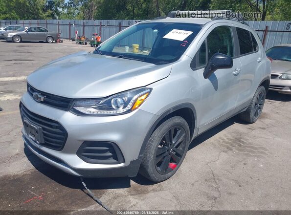 KL7CJPSB2MB357527 2021 CHEVROLET TRAX Silver Передня ліва чверть