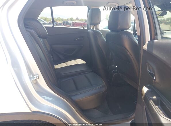 KL7CJPSB2MB357527 2021 CHEVROLET TRAX Silver Вид наклейки з VIN-кодом