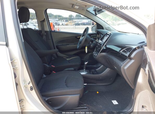 KL8CD6SA7MC741642 2021 CHEVROLET SPARK Cream წინა სალონის ხედი