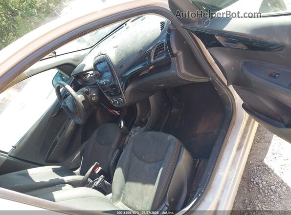 KL8CD6SAXLC416708 2020 CHEVROLET SPARK Cream Front interior view