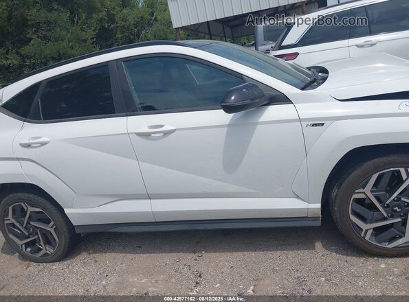 KM8HA3A37RU061499 2024 HYUNDAI KONA White Սալոնի հետևի տեսք