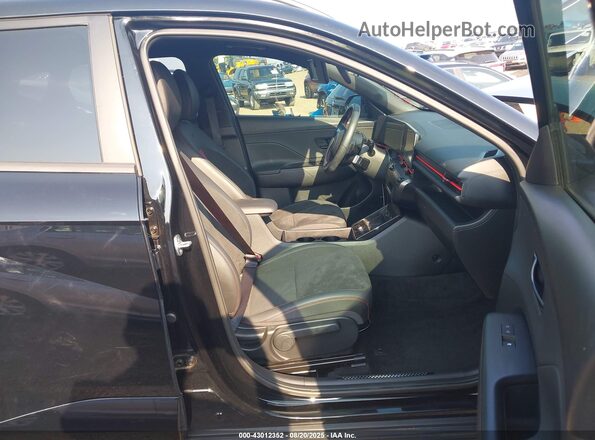 KM8HACA30RU027663 2024 HYUNDAI KONA Black Вид салону спереду