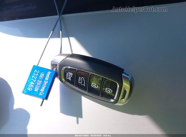 KM8K22AA3LU398061 2020 HYUNDAI KONA Белый Вид панели приборов