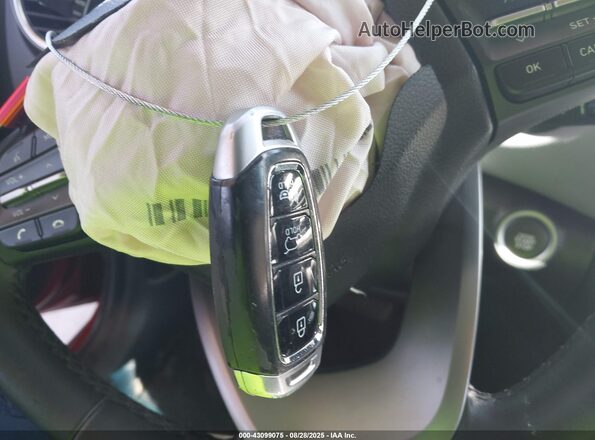 KM8K62AA0LU573399 2020 HYUNDAI KONA Красный Вид панели приборов