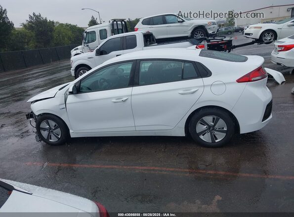 KMHC65LC8KU175067 2019 HYUNDAI IONIQ HYBRID White 